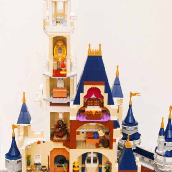 The Princess Castle Mickey Minnie 71040 Building Blocks Set - Picture 5 of 5